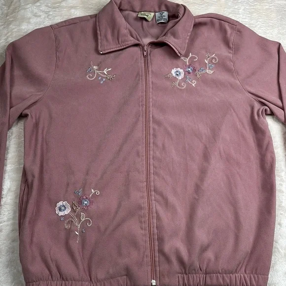 Essentials Dusty Rose Blazer With Flower Embroidery - Picture 3 of 12